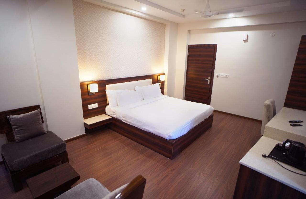 Sai Maa Hotel & Residency Puttaparthi Exterior photo