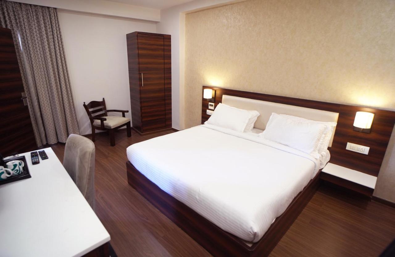 Sai Maa Hotel & Residency Puttaparthi Exterior photo