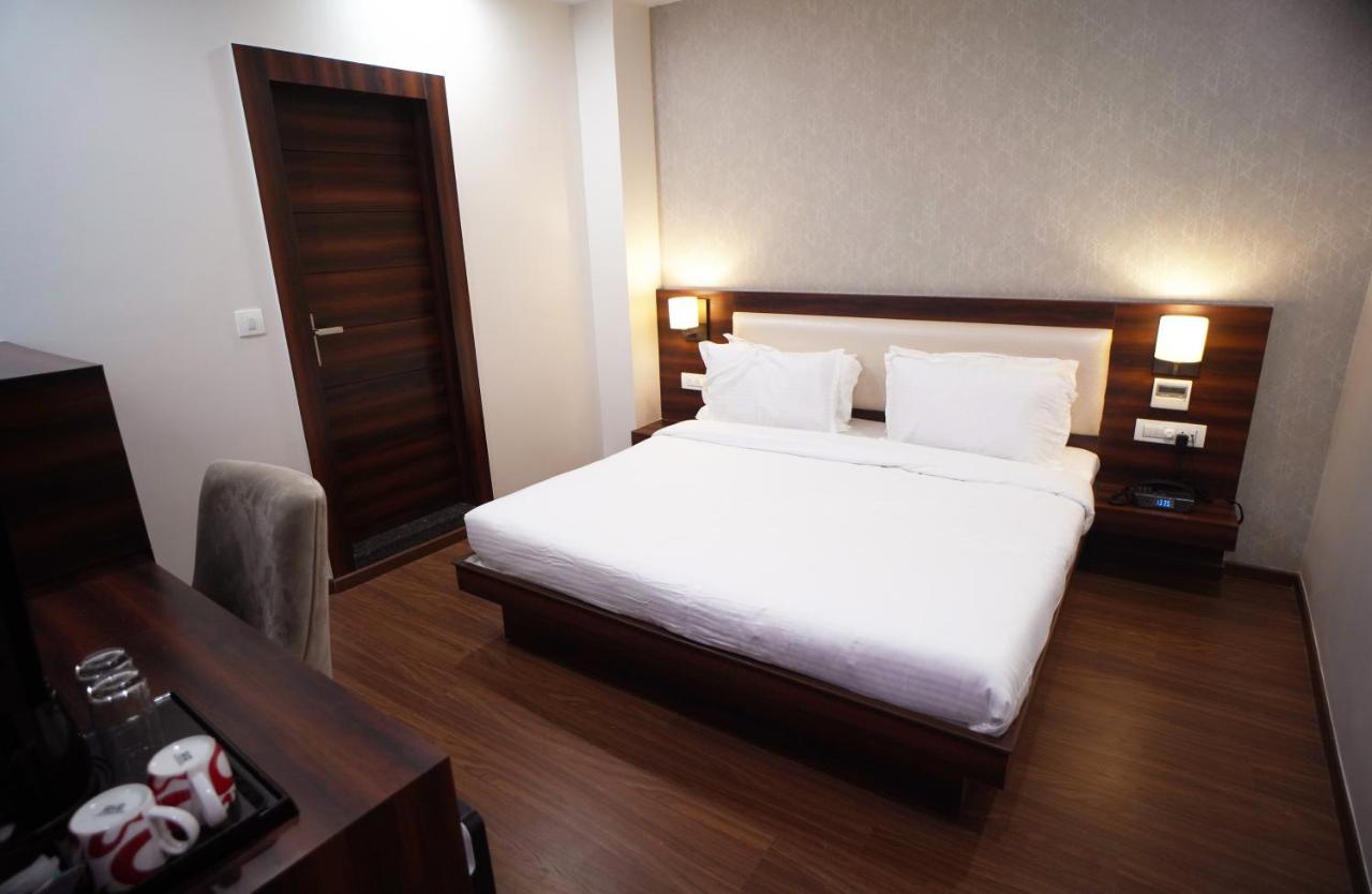 Sai Maa Hotel & Residency Puttaparthi Exterior photo