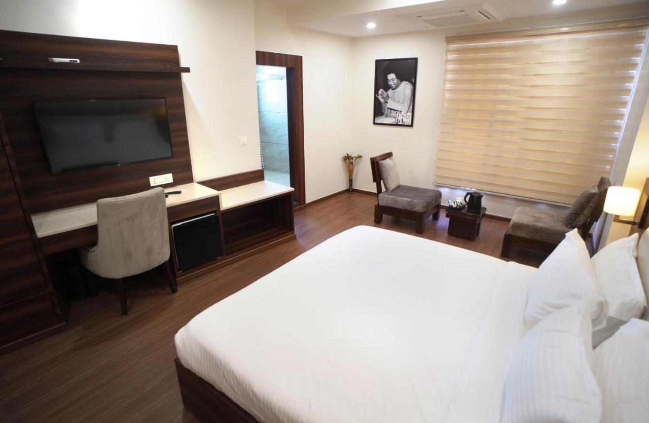 Sai Maa Hotel & Residency Puttaparthi Exterior photo