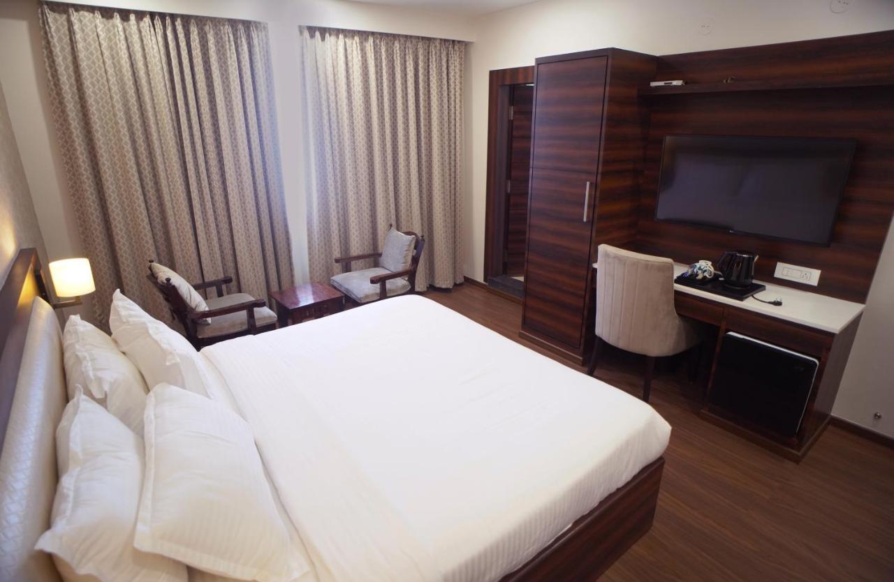 Sai Maa Hotel & Residency Puttaparthi Exterior photo
